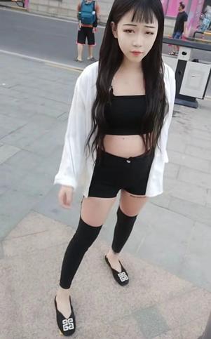小凤的照片