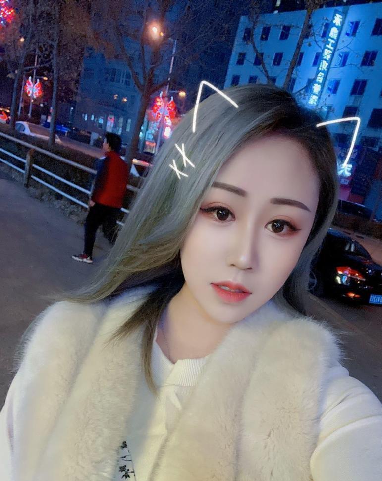 爱吃草莓哦的照片