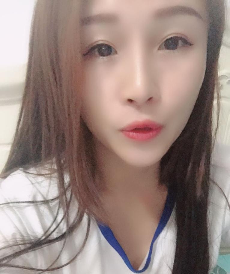 小燕的照片