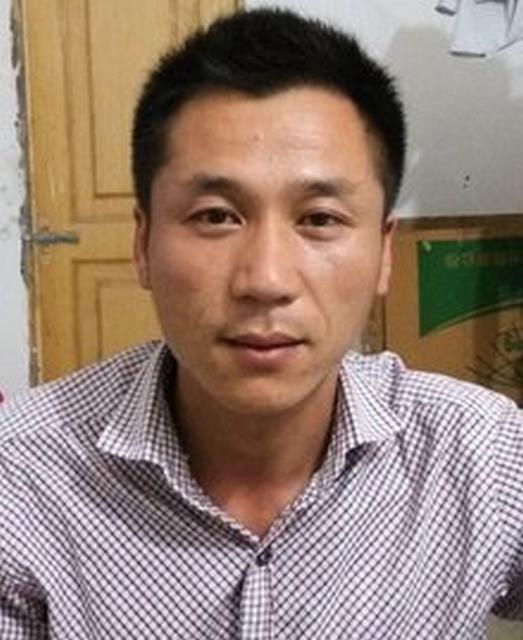 风情小帅哥的照片