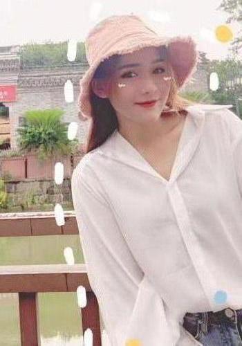 轻狐掠影的照片
