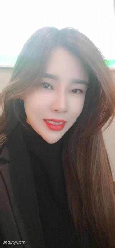 爱穿背带裤的照片