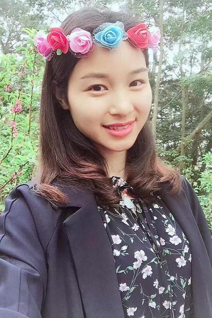 红花需绿叶的照片