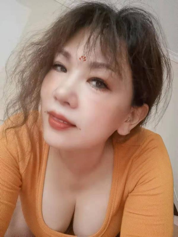 宝宝娃娃的照片